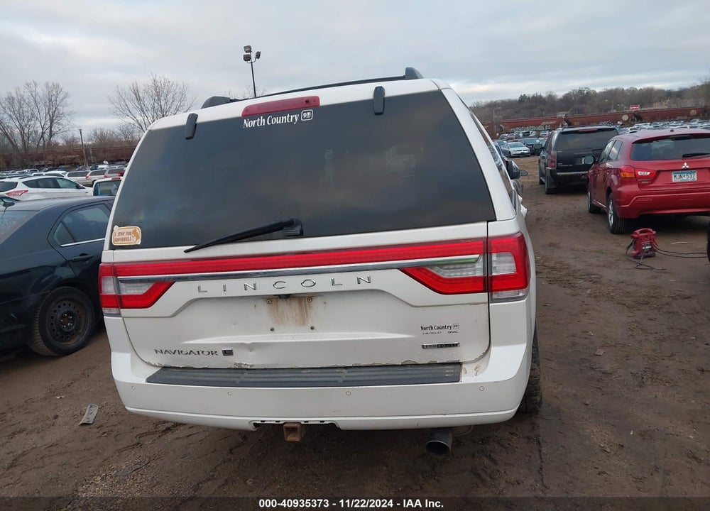 2015 LINCOLN NAVIGATOR L VIN: 5LMJJ3JT8FEJ11721