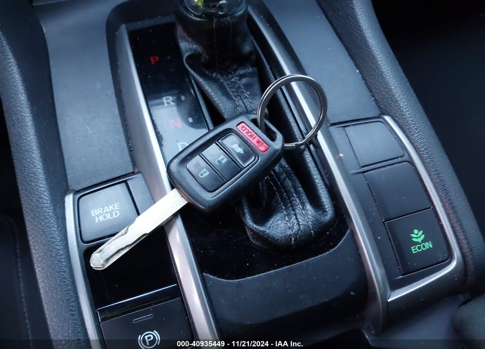 2019 HONDA CIVIC VIN: SHHFK7H42KU404800