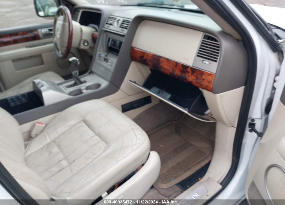 2004 LINCOLN NAVIGATOR VIN: 5LMFU28R64LJ26860