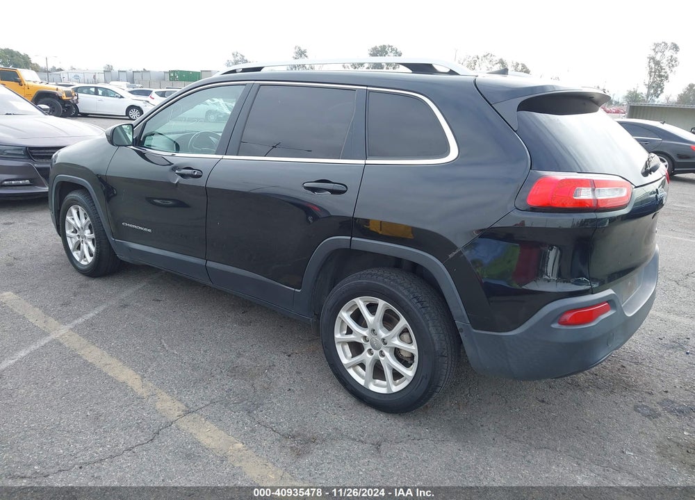 2017 JEEP CHEROKEE LATITUDE FWD VIN: 1C4PJLCB9HW668303