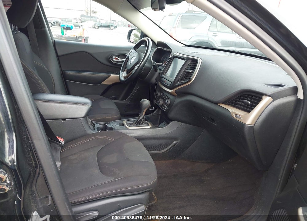2017 JEEP CHEROKEE LATITUDE FWD VIN: 1C4PJLCB9HW668303