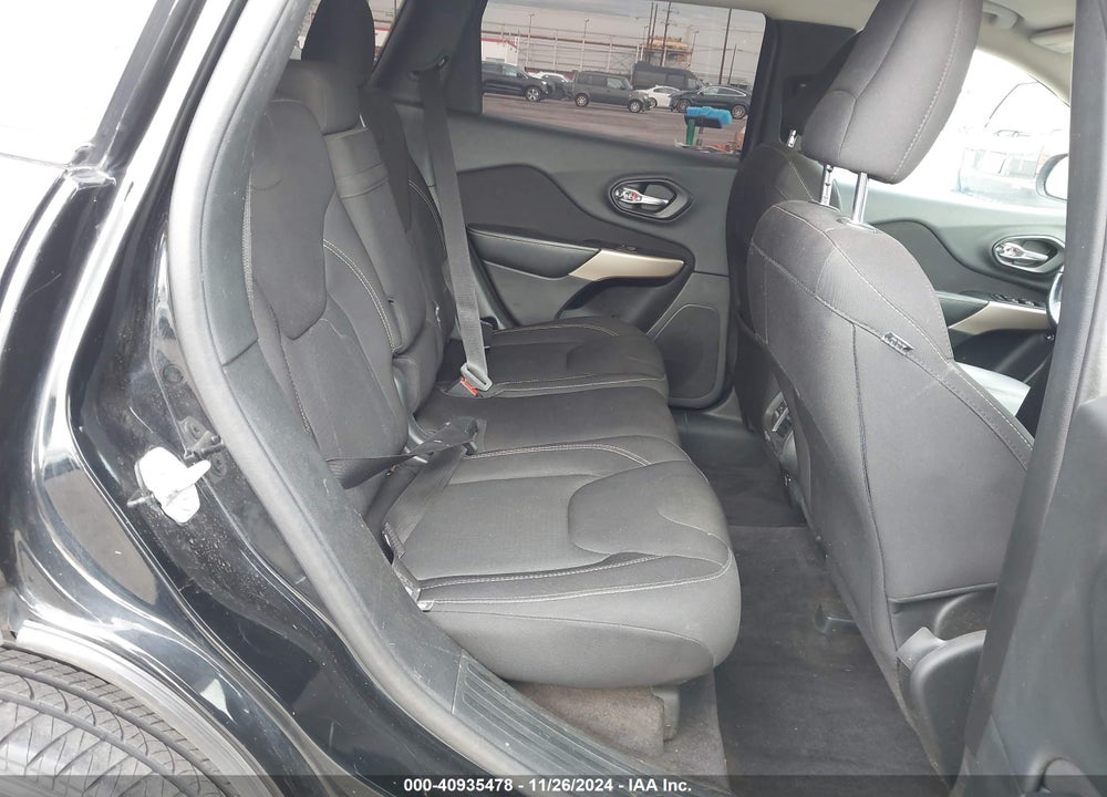 2017 JEEP CHEROKEE LATITUDE FWD VIN: 1C4PJLCB9HW668303