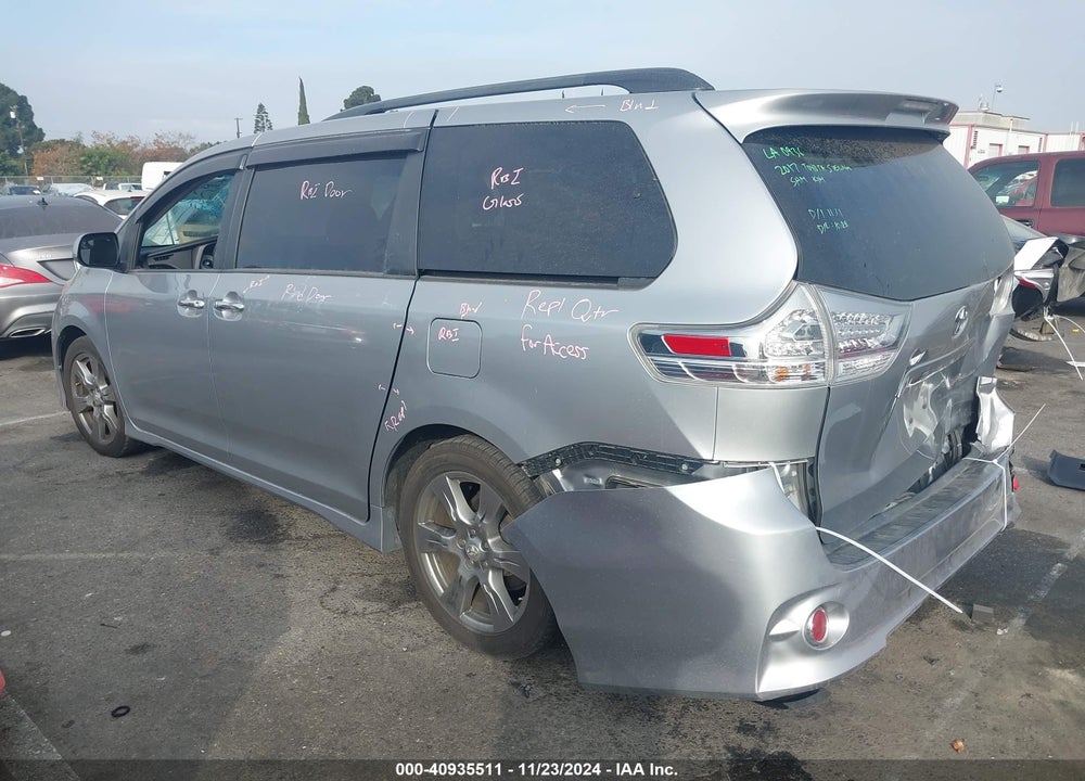 2017 TOYOTA SIENNA SE 8 PASSENGER VIN: 5TDXZ3DC9HS850518