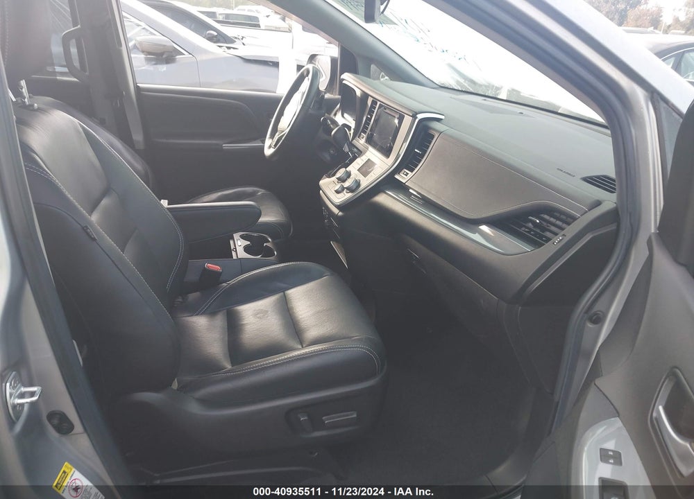 2017 TOYOTA SIENNA SE 8 PASSENGER VIN: 5TDXZ3DC9HS850518