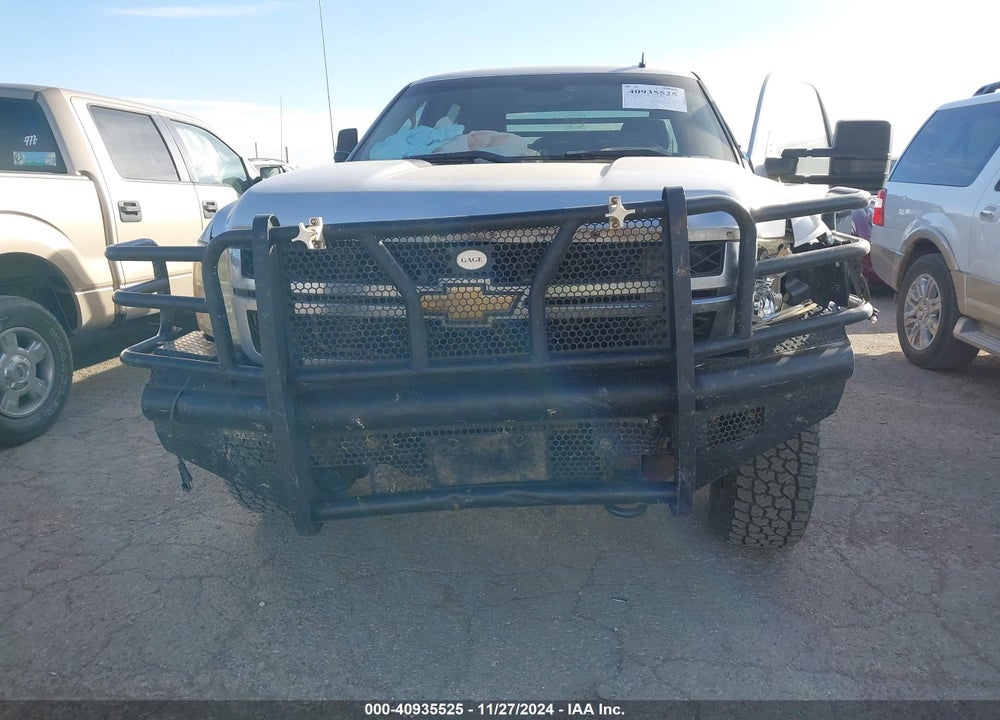 2011 CHEVROLET SILVERADO 3500HD LT VIN: 1GC4K0C80BF102055
