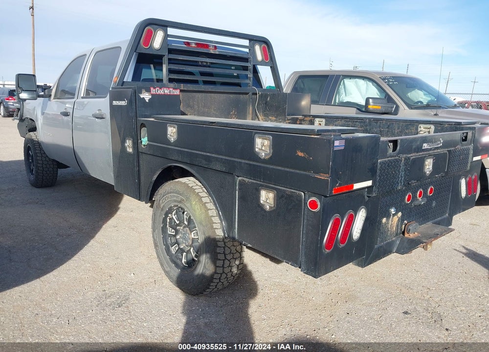 2011 CHEVROLET SILVERADO 3500HD LT VIN: 1GC4K0C80BF102055