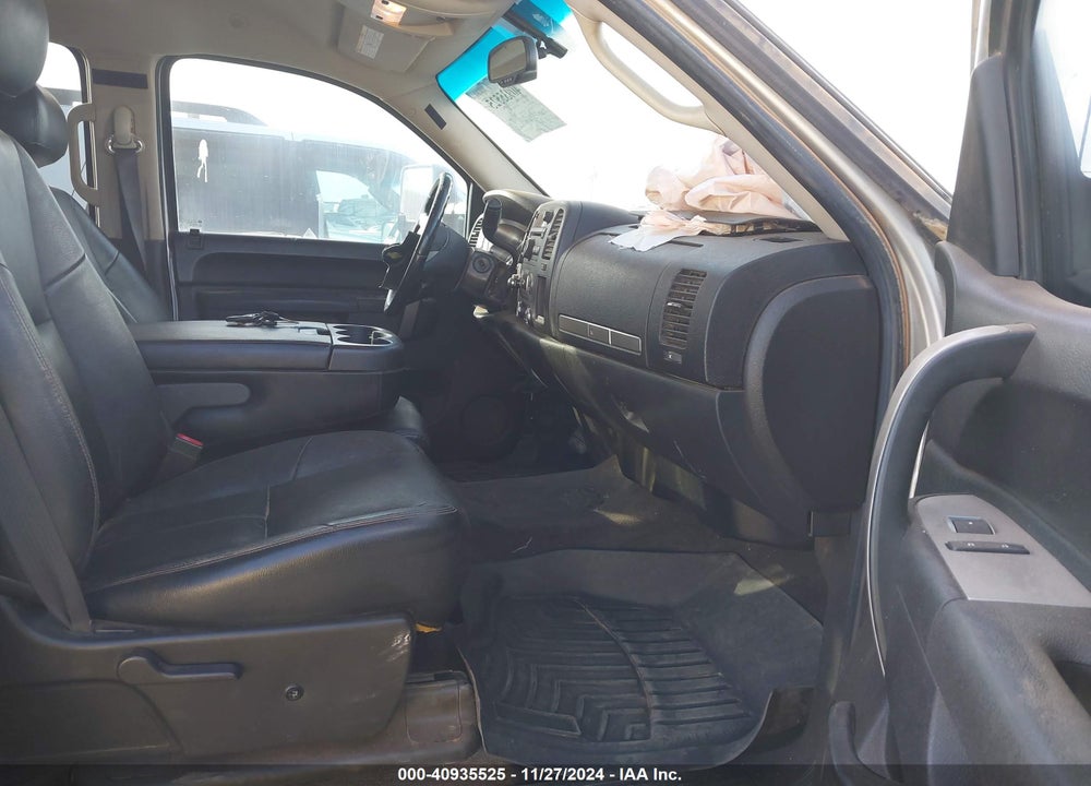 2011 CHEVROLET SILVERADO 3500HD LT VIN: 1GC4K0C80BF102055