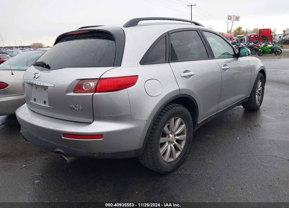 2005 INFINITI FX35 VIN: JNRAS08W15X212427