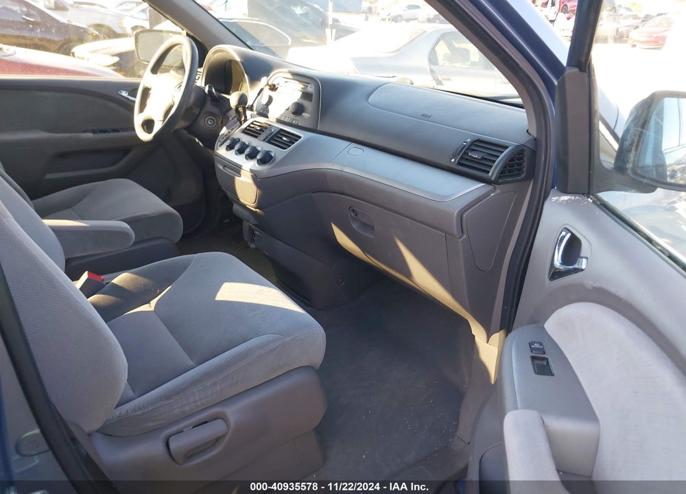 2010 HONDA ODYSSEY LX VIN: 5FNRL3H21AB099632