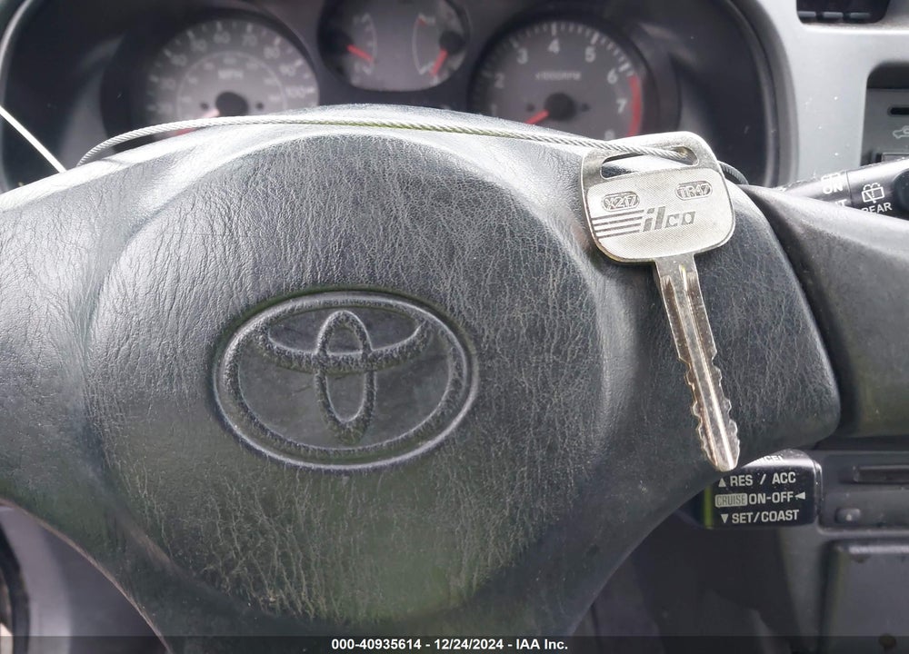 2000 TOYOTA RAV4 VIN: JT3HP10V5Y0225353
