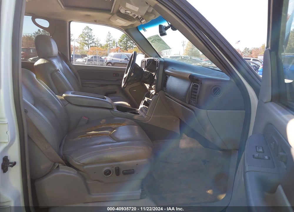 2003 CHEVROLET TAHOE LT VIN: 1GNEC13Z83R247142
