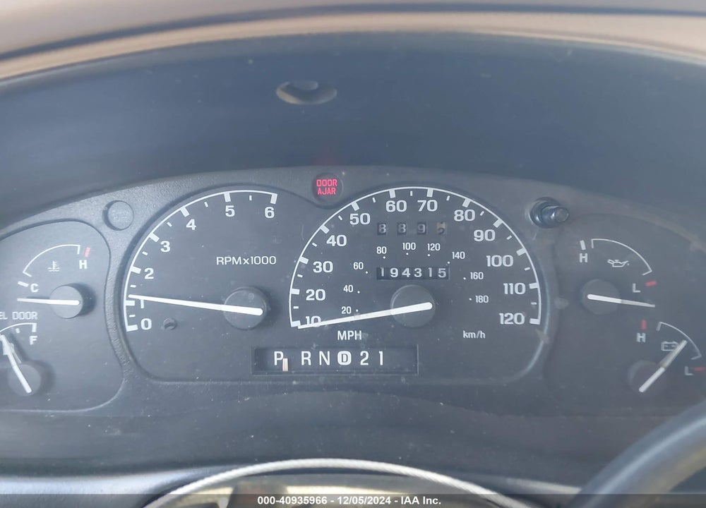 2000 FORD EXPLORER XLS VIN: 1FMZU62X8YUB20380