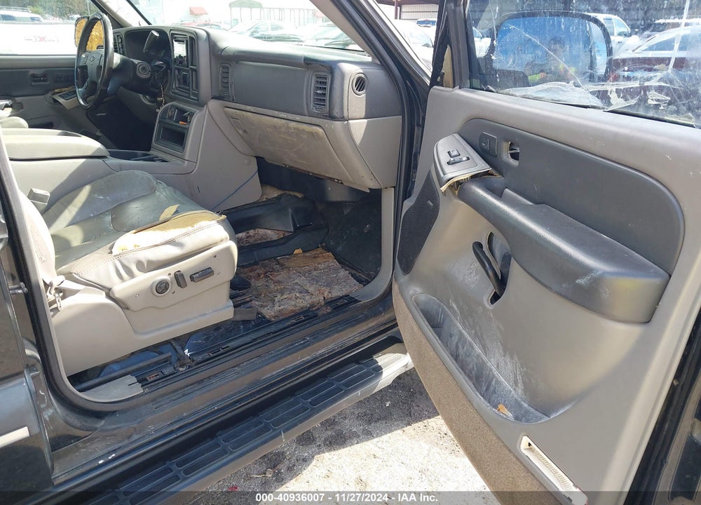 2003 CHEVROLET TAHOE LT VIN: 1GNEK13Z03J214623