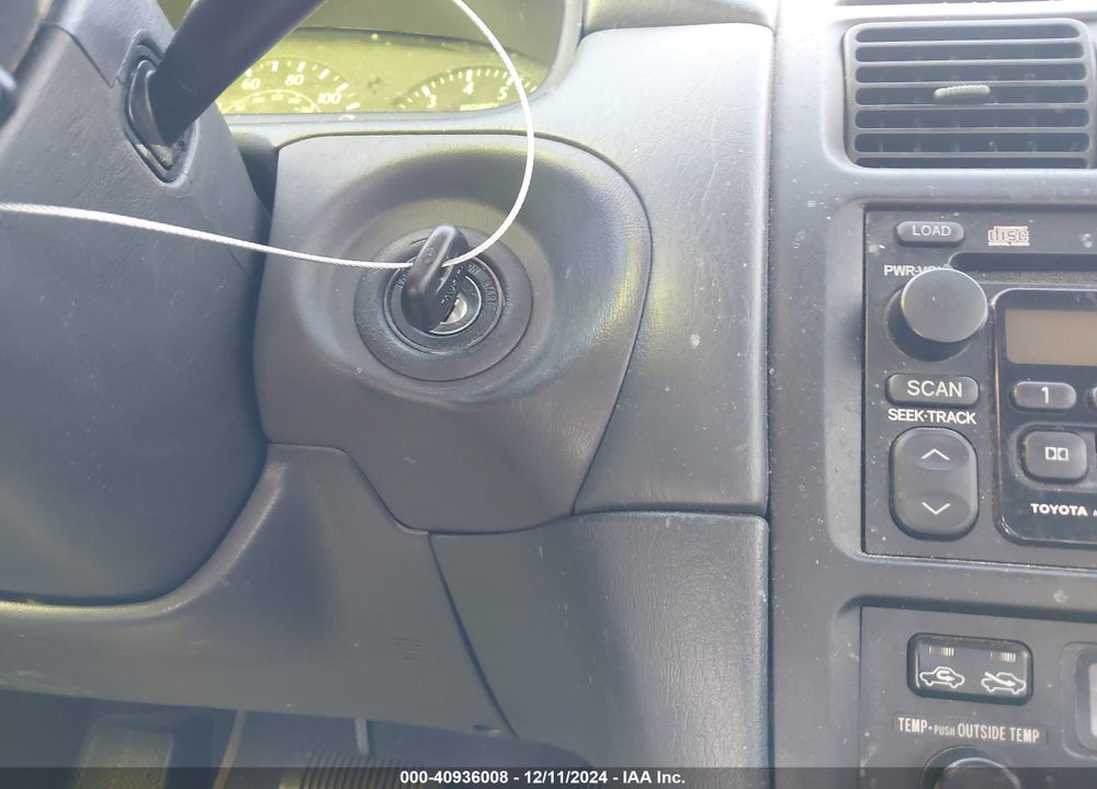 2001 TOYOTA CAMRY SOLARA SLE V6 VIN: 2T1CF28P31C513033