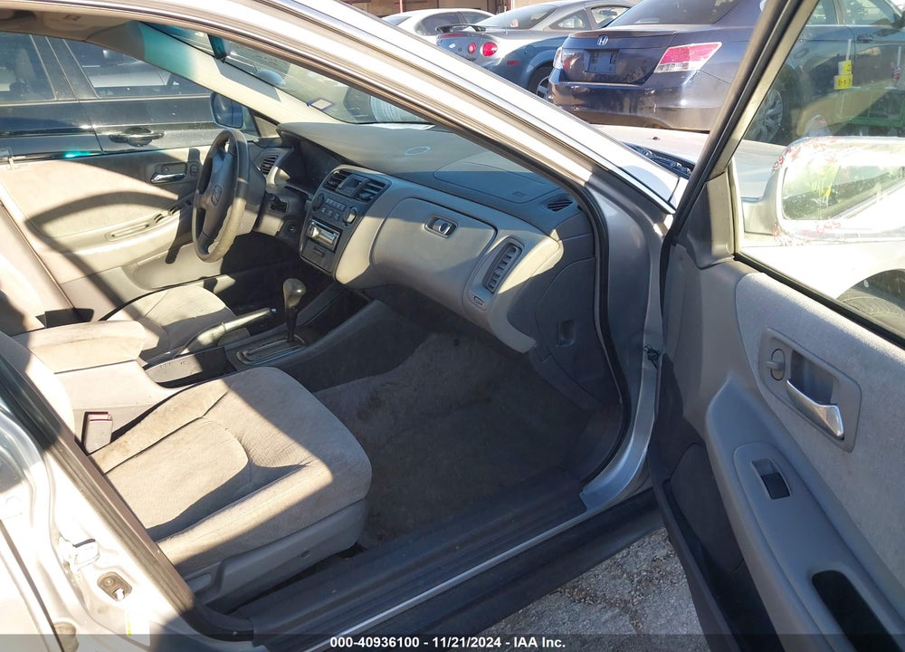 2001 HONDA ACCORD 2.3 LX VIN: 1HGCG56421A040075