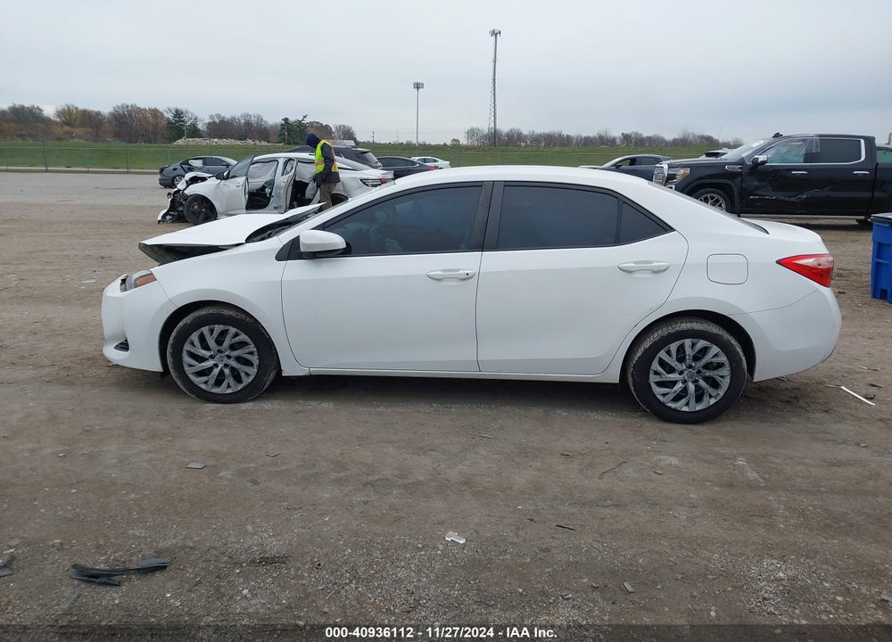 2018 TOYOTA COROLLA LE VIN: 2T1BURHE2JC088168