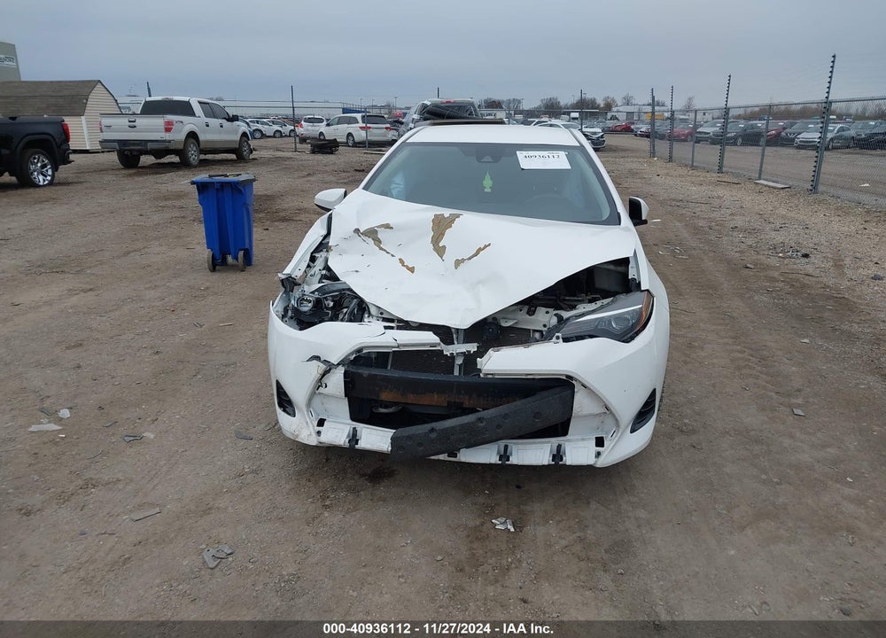 2018 TOYOTA COROLLA LE VIN: 2T1BURHE2JC088168
