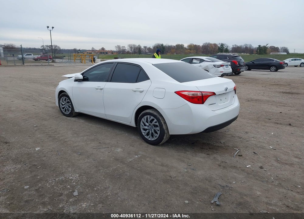 2018 TOYOTA COROLLA LE VIN: 2T1BURHE2JC088168