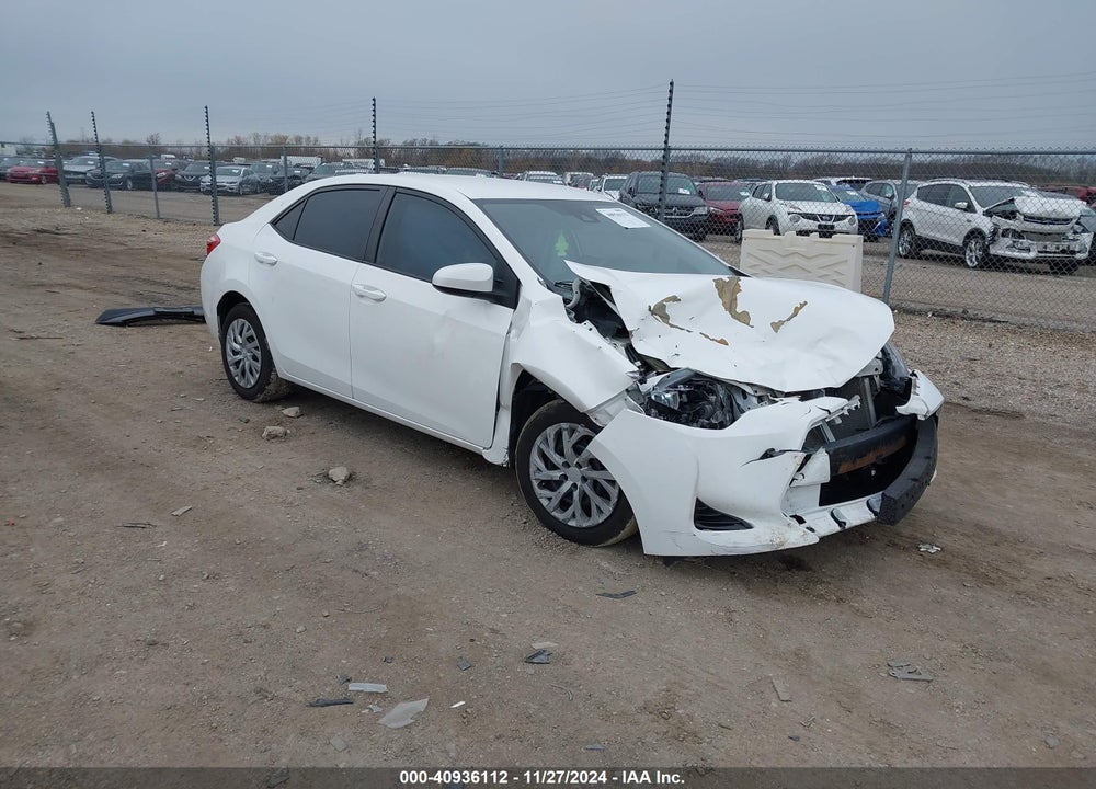 2018 TOYOTA COROLLA LE VIN: 2T1BURHE2JC088168