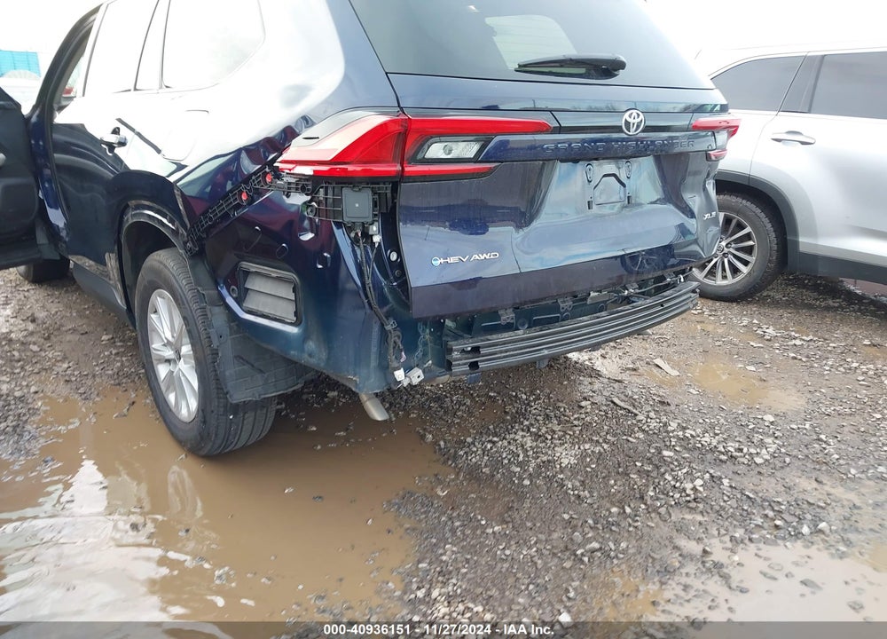 2024 TOYOTA GRAND HIGHLANDER HYBRID XLE VIN: 5TDACAB50RS008054