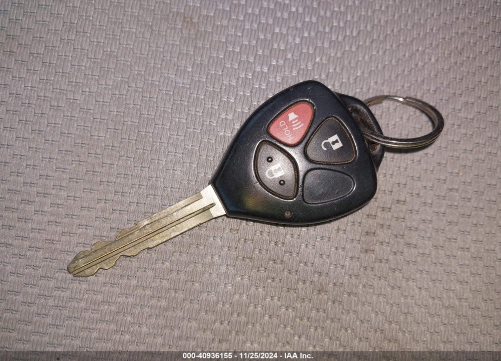 2012 TOYOTA YARIS LE VIN: JTDKTUD32CD512318
