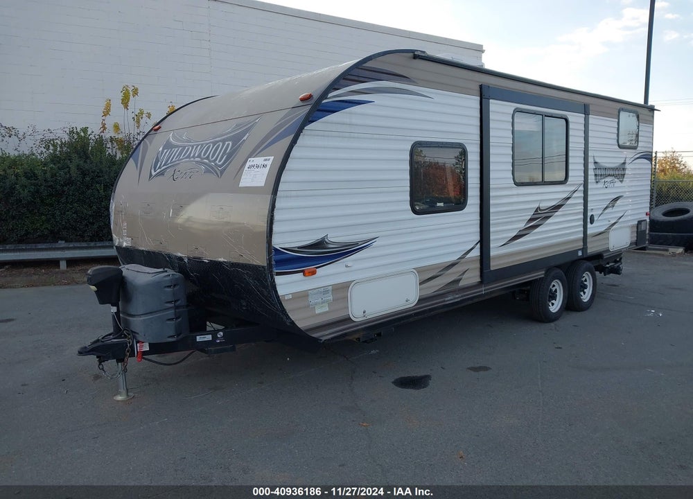 2016 FOREST RIVER WILDWOOD X-LITE SERIES M-230B VIN: 4X4TWDY23G7351053