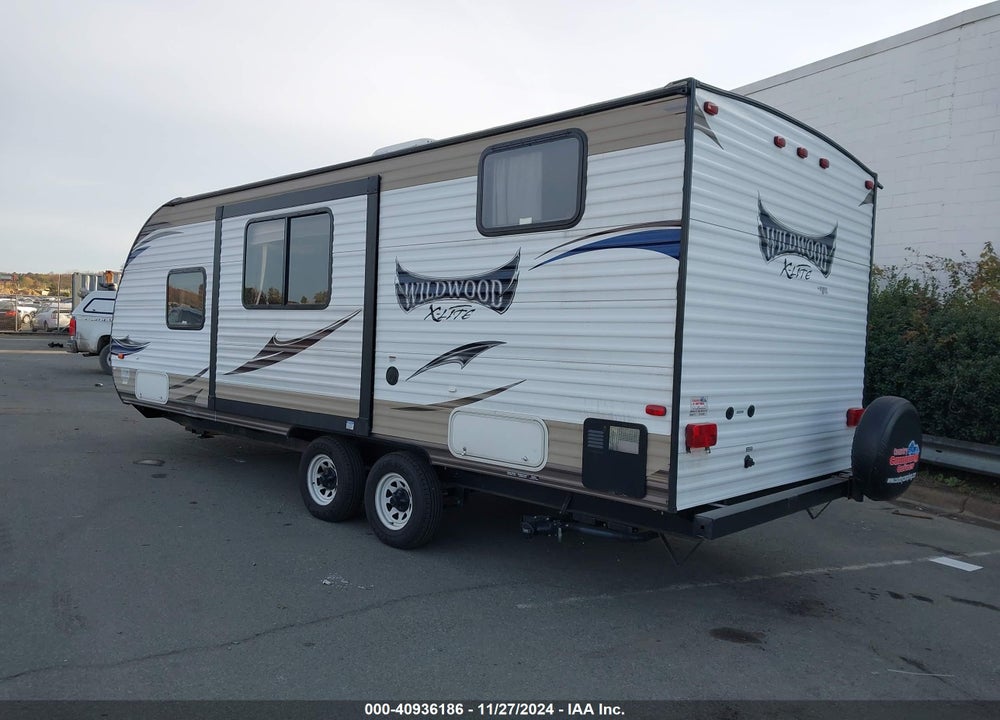 2016 FOREST RIVER WILDWOOD X-LITE SERIES M-230B VIN: 4X4TWDY23G7351053