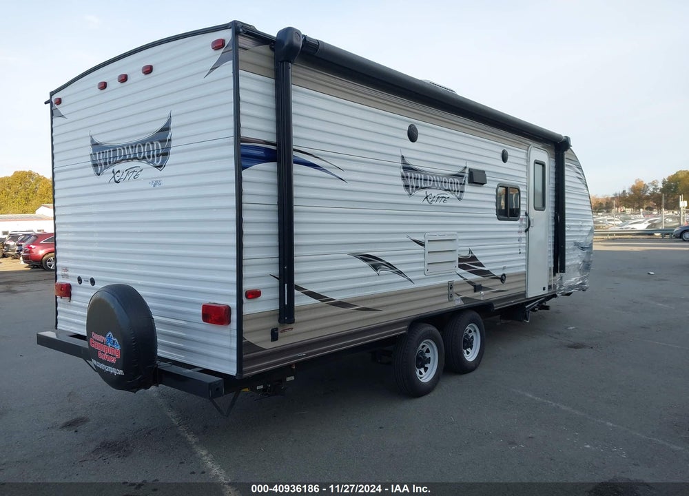 2016 FOREST RIVER WILDWOOD X-LITE SERIES M-230B VIN: 4X4TWDY23G7351053