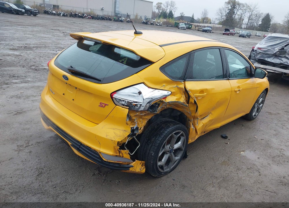 2015 FORD FOCUS ST VIN: 1FADP3L95FL208008