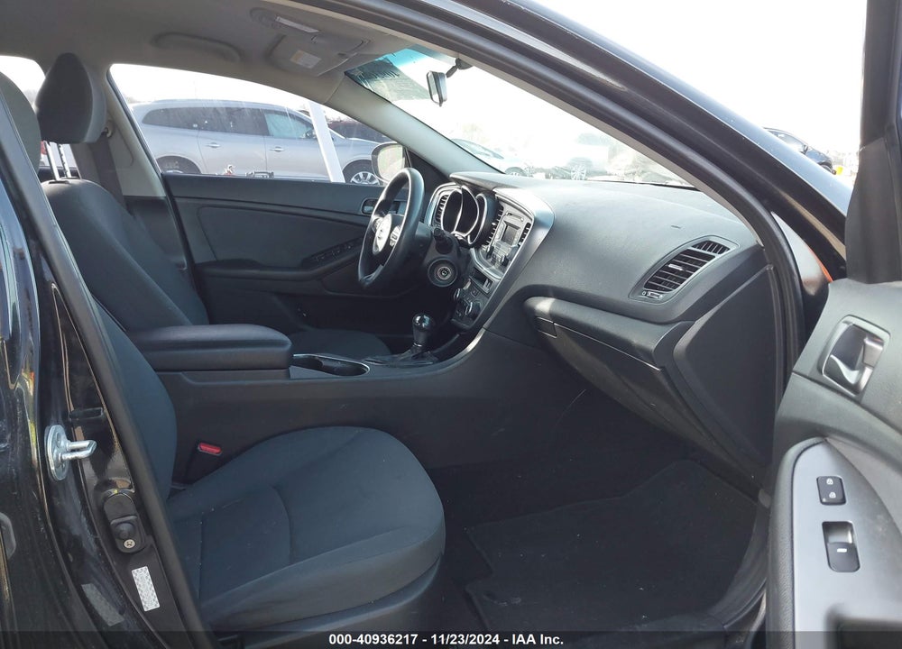 2015 KIA OPTIMA VIN: KNAGM4A79F5659225