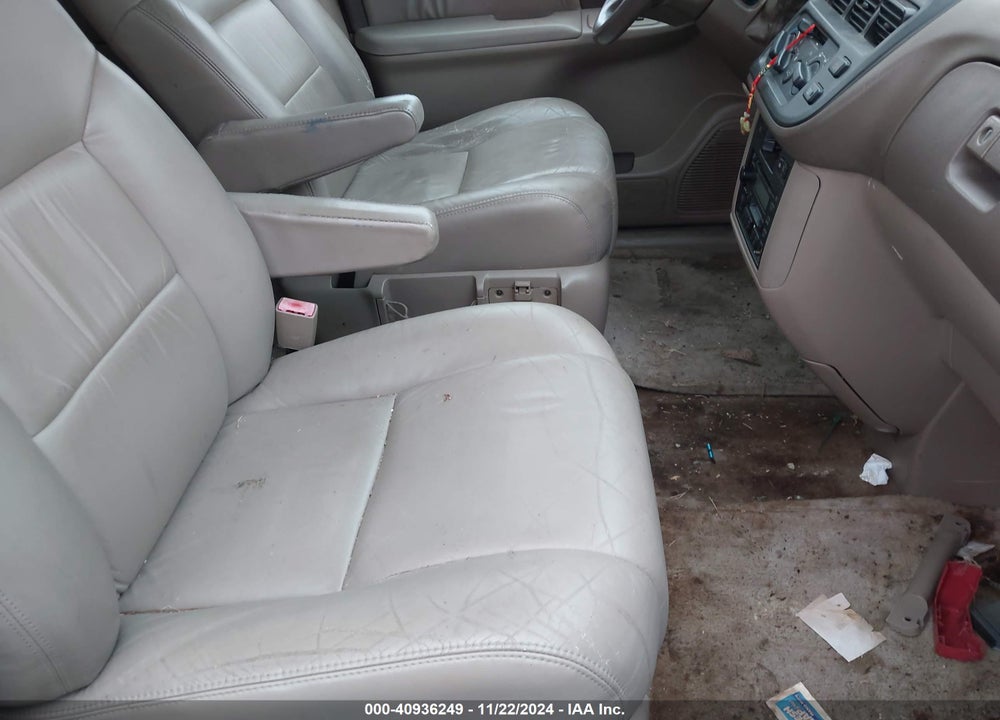 1999 TOYOTA SIENNA XLE VIN: 4T3ZF13C0XU118430