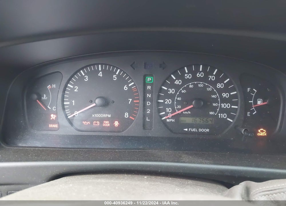 1999 TOYOTA SIENNA XLE VIN: 4T3ZF13C0XU118430