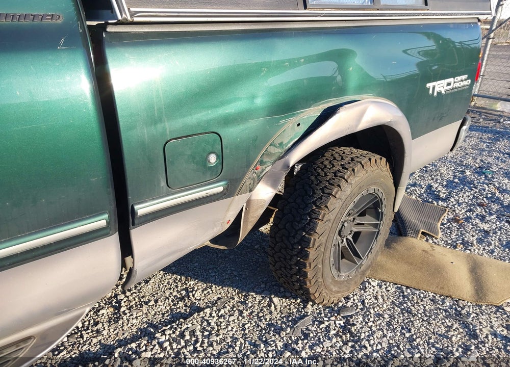 2001 TOYOTA TUNDRA LTD V8 VIN: 5TBBT48121S185244