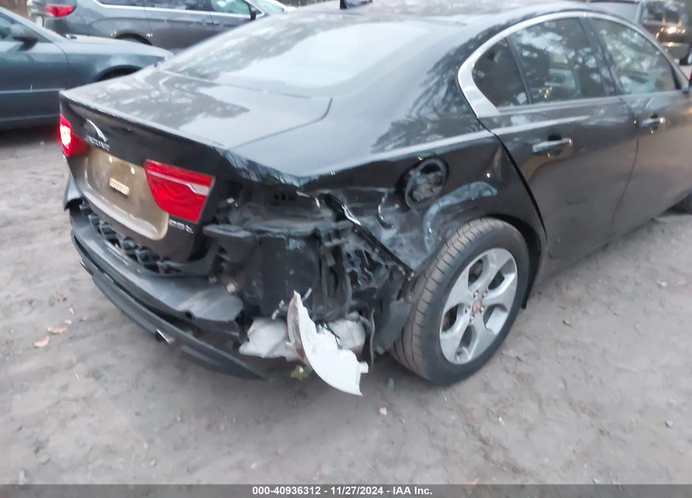 2017 JAGUAR XE VIN: SAJAR4BG2HA976316
