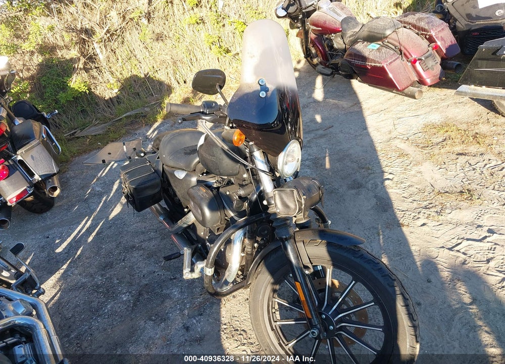 2010 HARLEY-DAVIDSON XL883 N VIN: 1HD4LE212AC406128