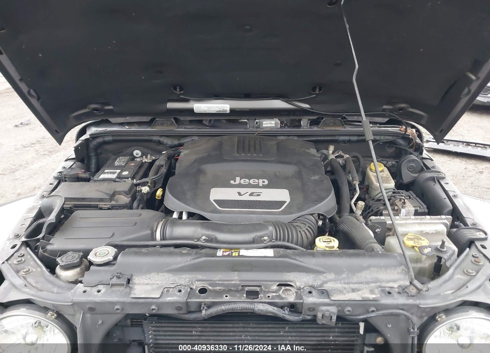 2016 JEEP WRANGLER UNLIMITED SAHARA VIN: 1C4BJWEG3GL261422