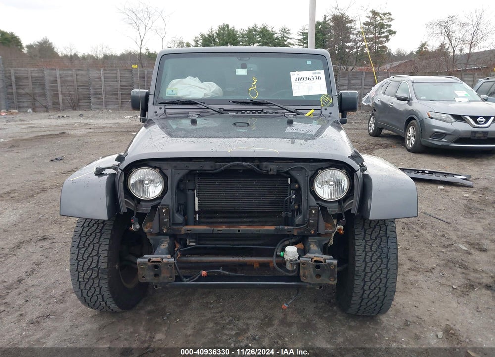 2016 JEEP WRANGLER UNLIMITED SAHARA VIN: 1C4BJWEG3GL261422
