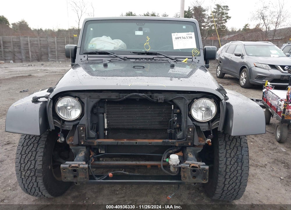 2016 JEEP WRANGLER UNLIMITED SAHARA VIN: 1C4BJWEG3GL261422