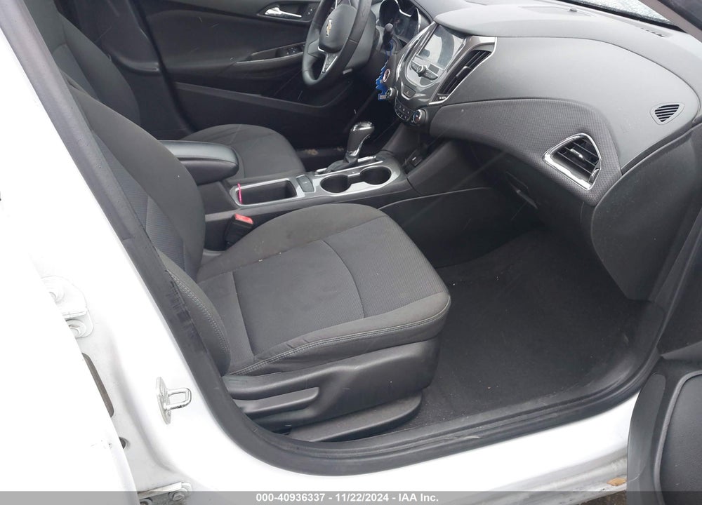 2018 CHEVROLET CRUZE LT AUTO VIN: 1G1BE5SM0J7130918