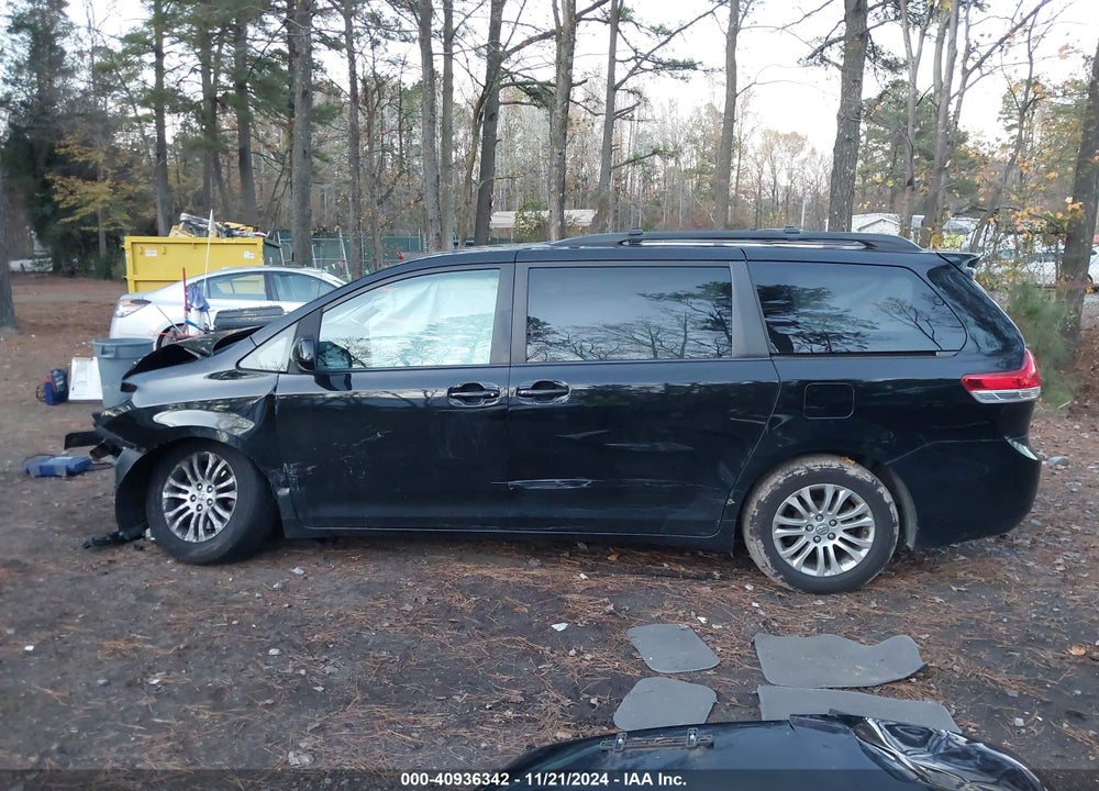 2014 TOYOTA SIENNA XLE V6 8 PASSENGER VIN: 5TDYK3DC1ES472165