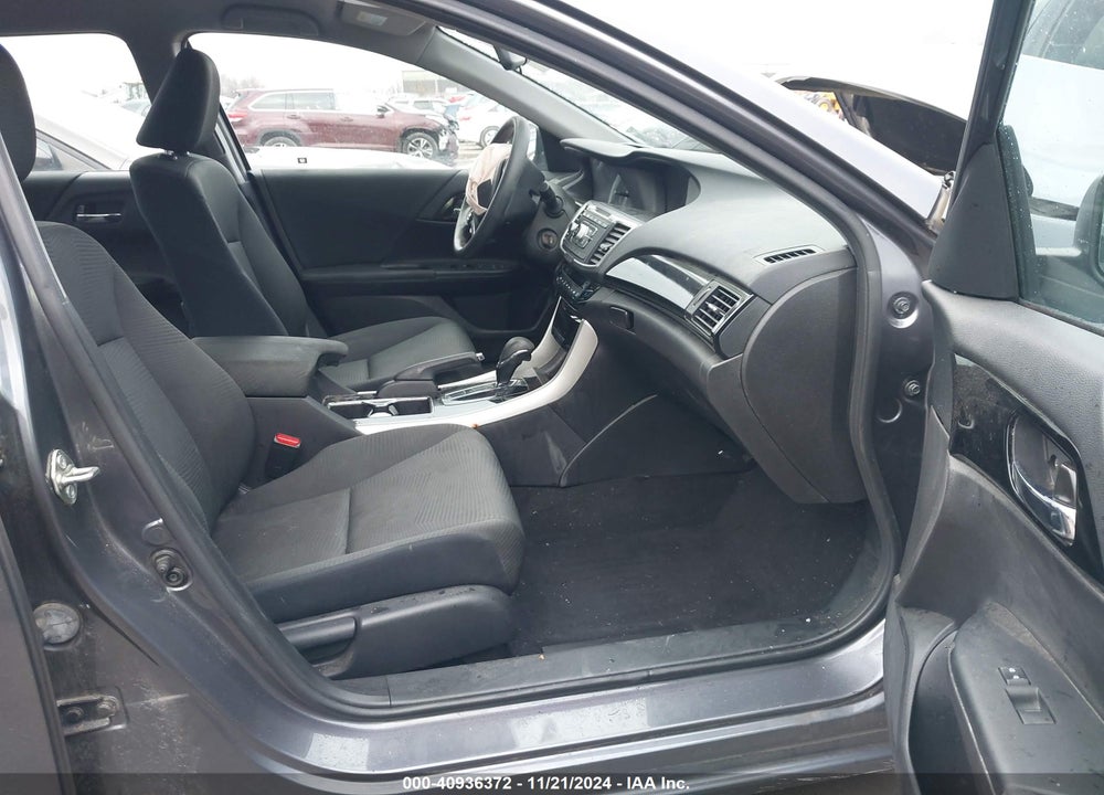 2017 HONDA ACCORD VIN: 1HGCR2F37HA243182