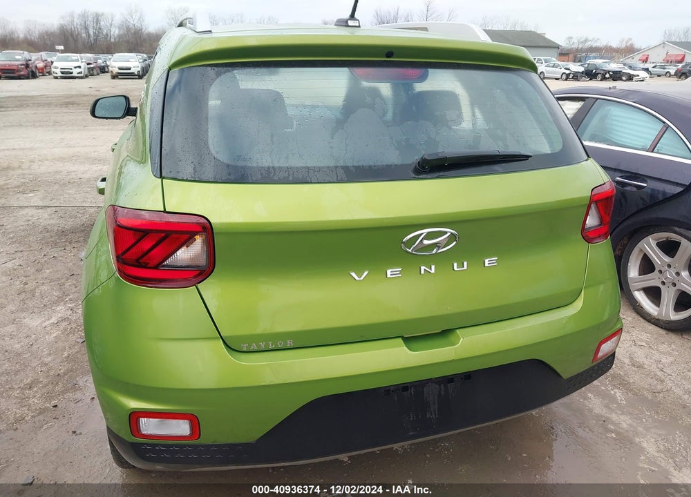 2024 HYUNDAI VENUE SEL VIN: KMHRC8A30RU313685