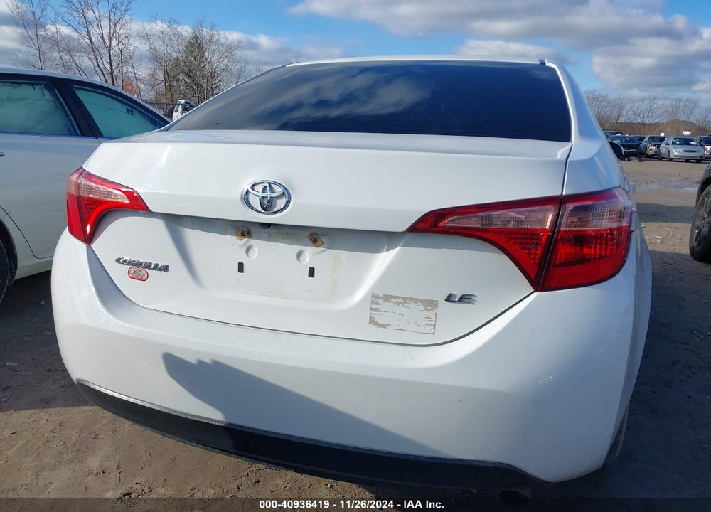 2019 TOYOTA COROLLA LE VIN: 2T1BURHE2KC158673