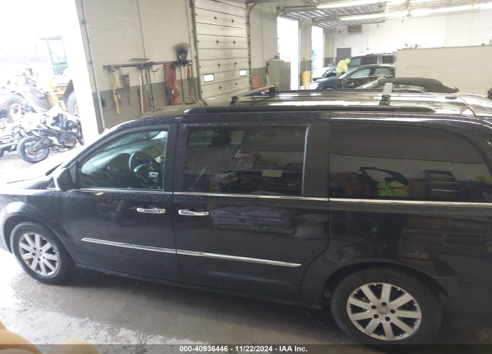 2011 CHRYSLER TOWN & COUNTRY TOURING-L VIN: 2A4RR8DG5BR749740