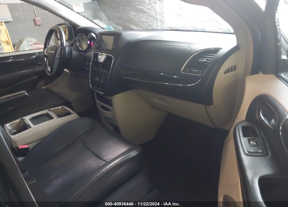 2011 CHRYSLER TOWN & COUNTRY TOURING-L VIN: 2A4RR8DG5BR749740