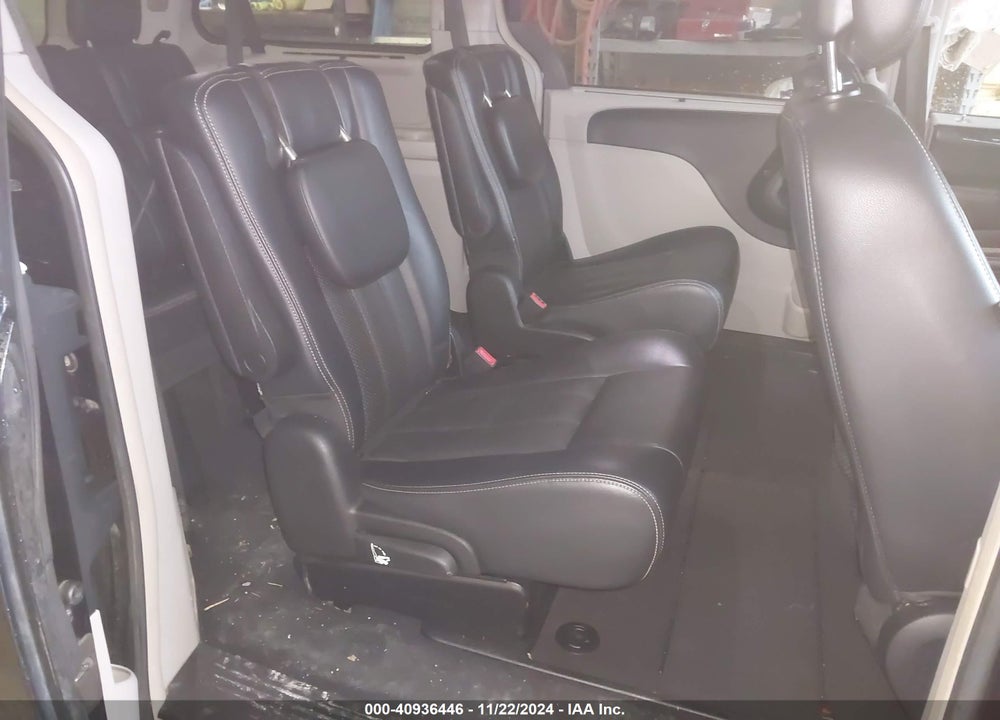 2011 CHRYSLER TOWN & COUNTRY TOURING-L VIN: 2A4RR8DG5BR749740