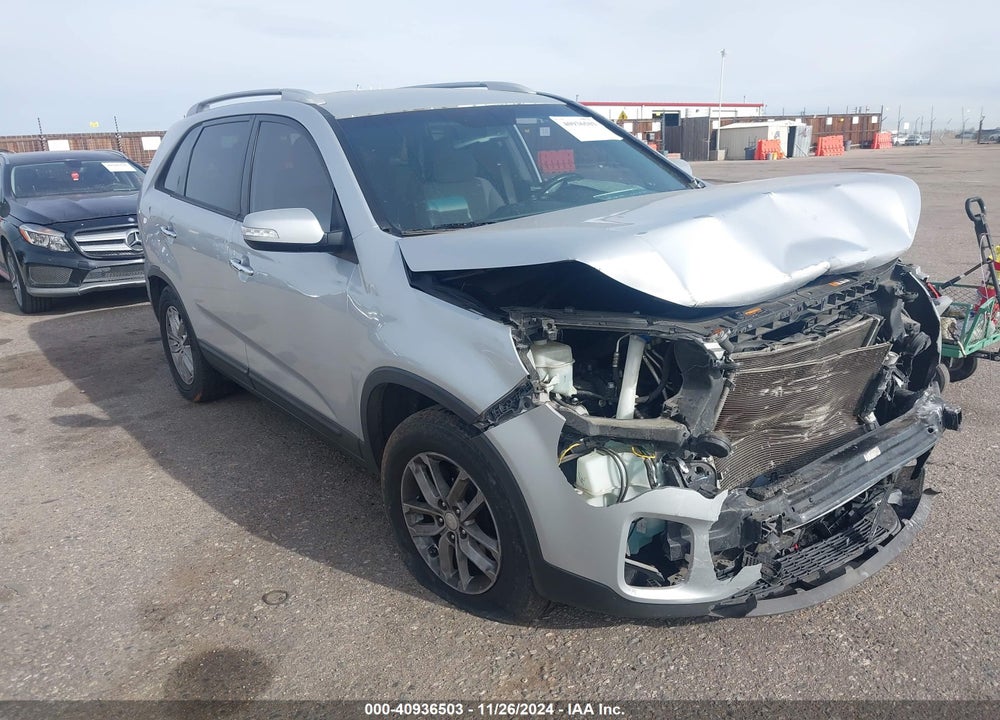 2014 KIA SORENTO LX VIN: 5XYKT3A63EG484249