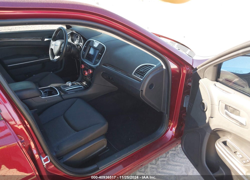 2019 CHRYSLER 300 TOURING VIN: 2C3CCAAG1KH601300