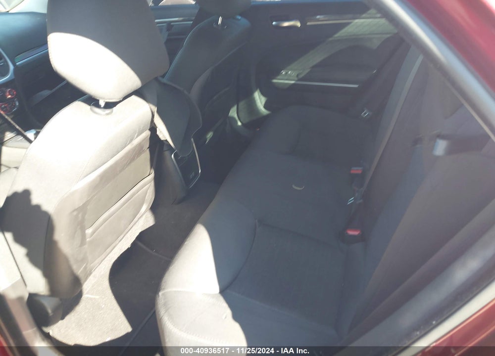 2019 CHRYSLER 300 TOURING VIN: 2C3CCAAG1KH601300