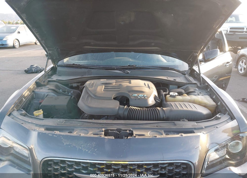 2019 CHRYSLER 300 VIN: 2C3CCAAG0KH556043